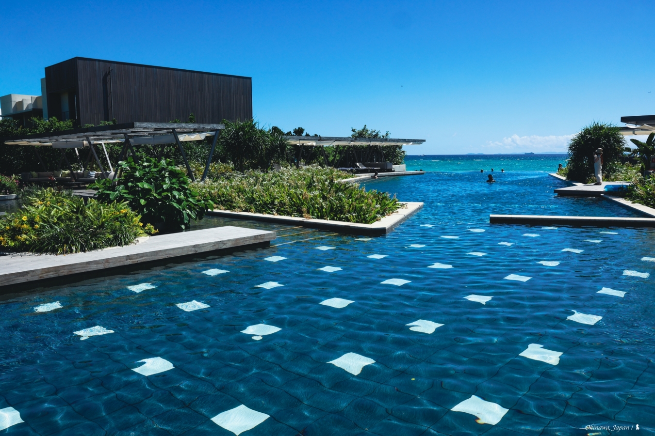 頂級虹夕諾雅 沖繩開箱，悠游最美飯店泳池